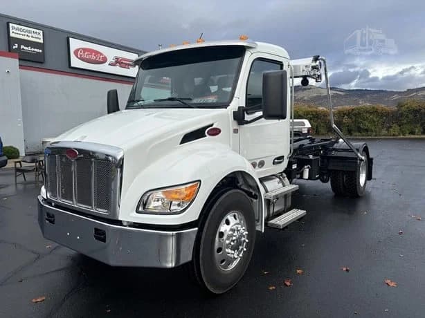 2025 Peterbilt 536