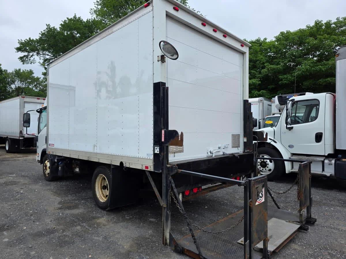 2014 Isuzu NQR in Bensalem, PA — photo 6