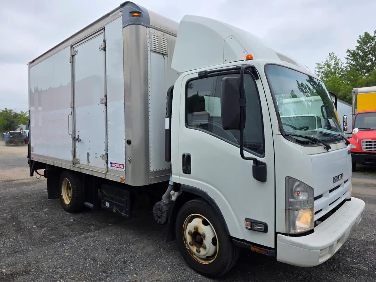 2014 Isuzu NQR in Bensalem, PA — photo 3