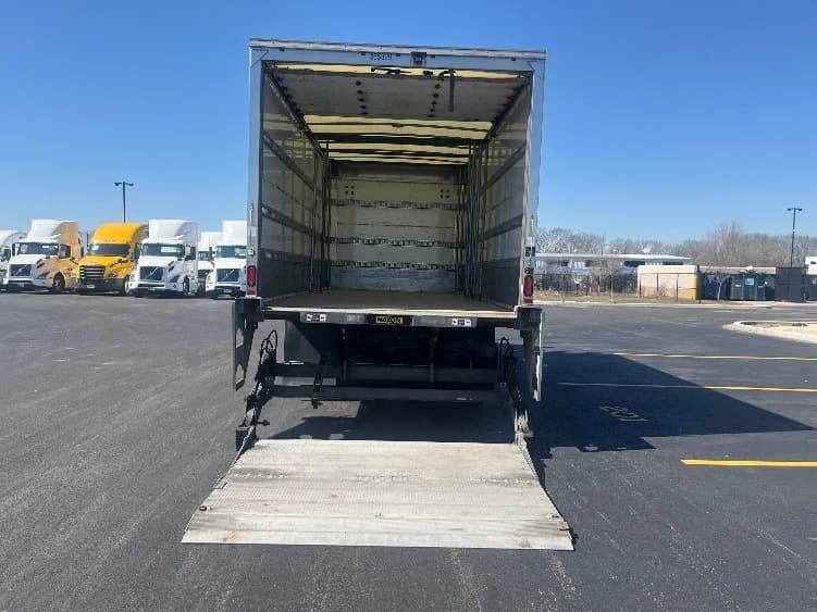 2020 Freightliner M2 106 in Chicago (Melrose Park), IL — photo 9