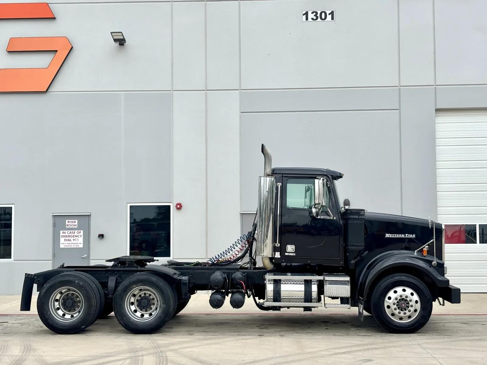 2019 Western Star 4900 in Hutchins, TX — photo 3