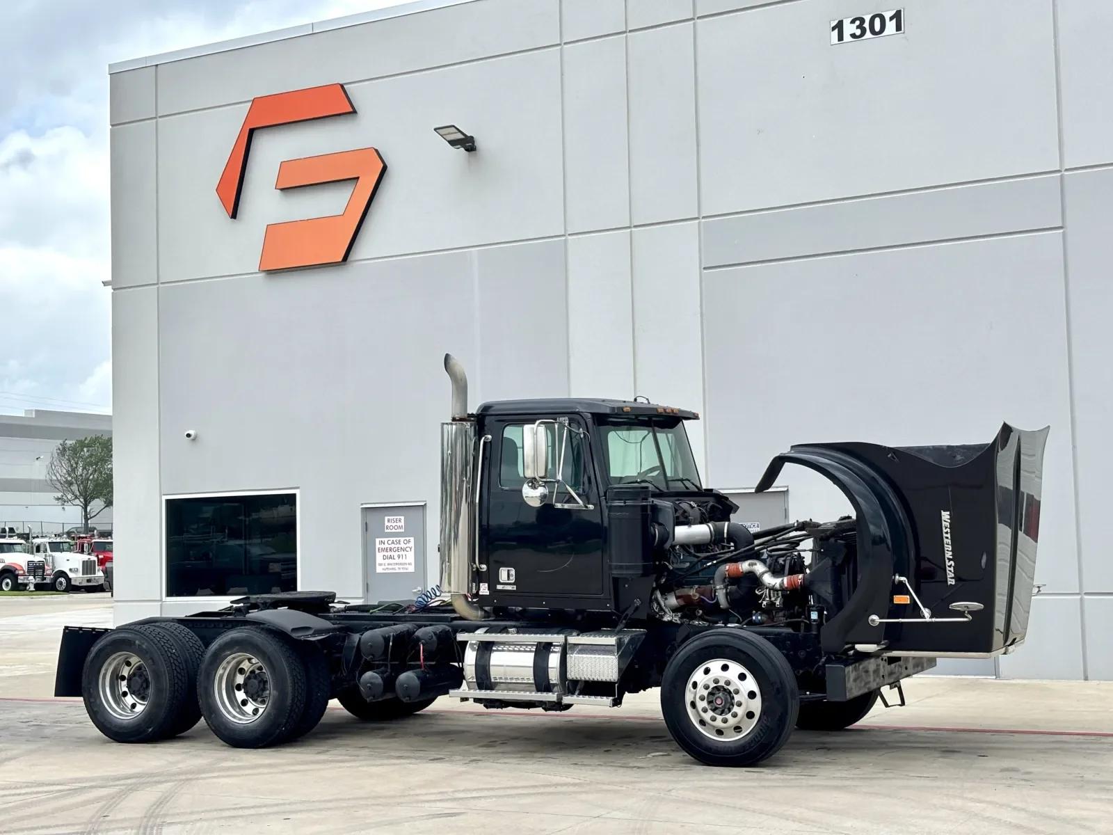 2019 Western Star 4900 in Hutchins, TX — photo 9