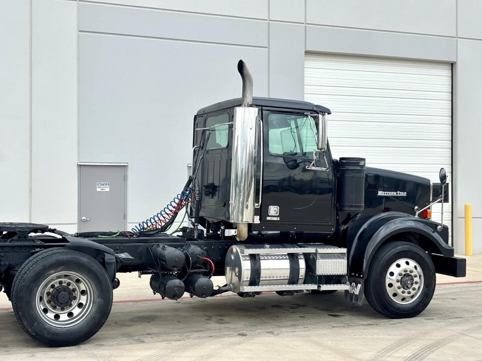 2019 Western Star 4900 in Hutchins, TX — photo 7