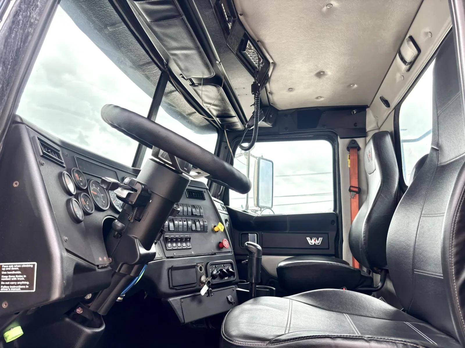 2019 Western Star 4900 in Hutchins, TX — photo 14
