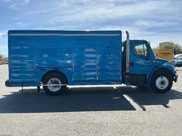 2020 Freightliner M2 106 in Austin, TX — photo 8