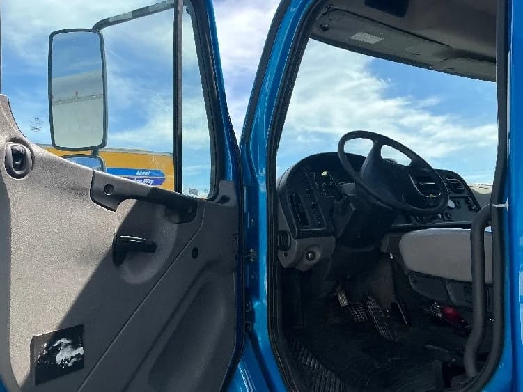 2020 Freightliner M2 106 in Austin, TX — photo 9