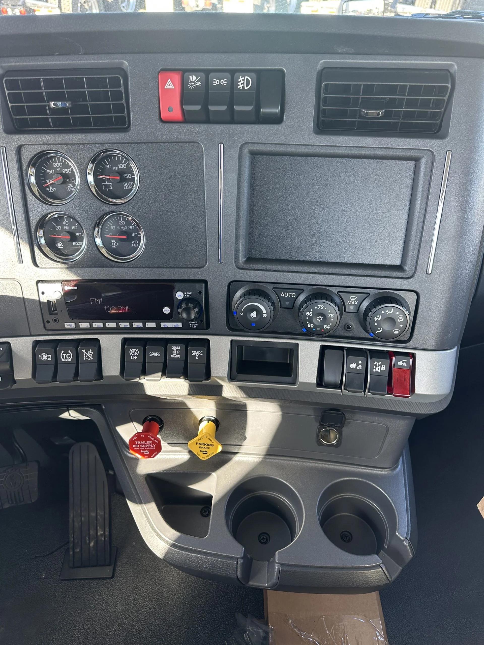 2025 Kenworth T680 in Spokane, WA, WA — photo 6