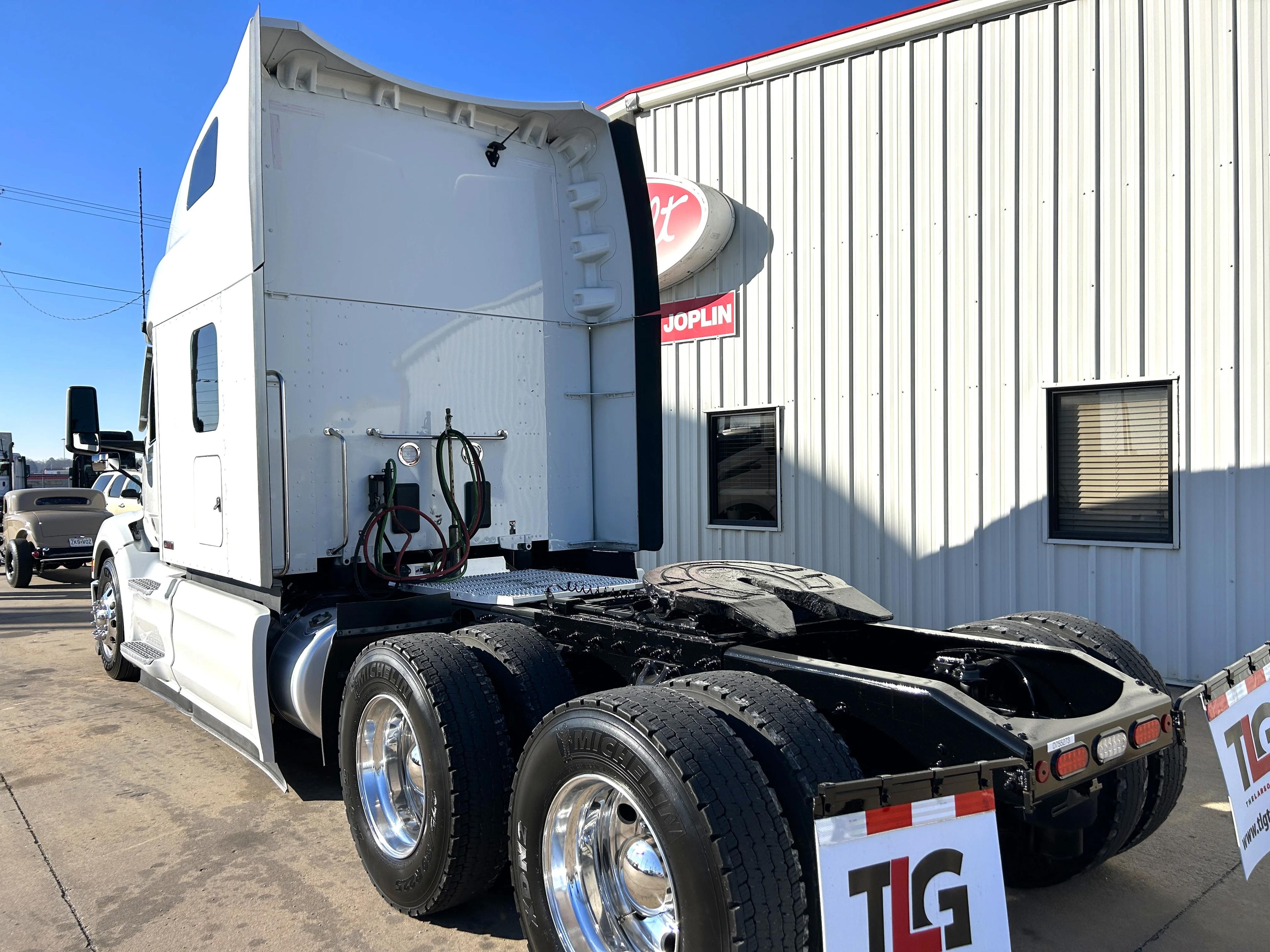 2025 Peterbilt 579 in Joplin, MO — photo 5