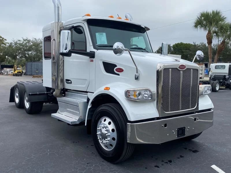 2025 Peterbilt 567 in Fort Lauderdale, FL — photo 11