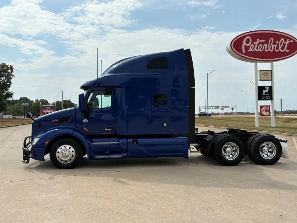 2022 Peterbilt 579 in Tallahassee, FL — photo 2