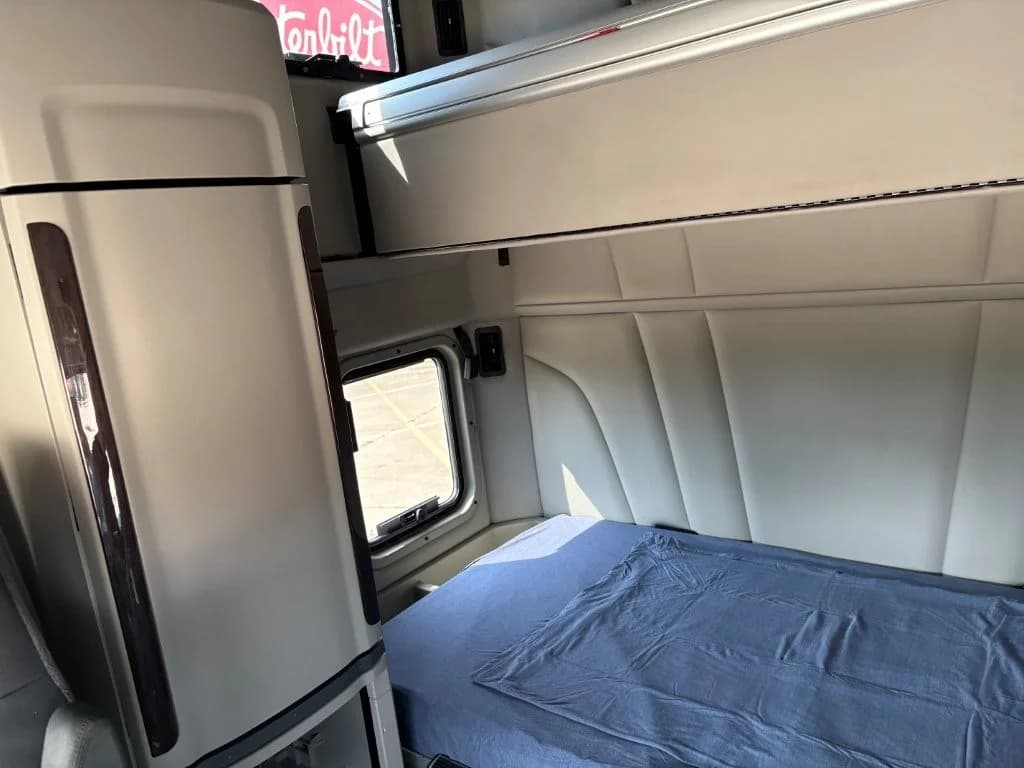 2022 Peterbilt 579 in Tallahassee, FL — photo 12