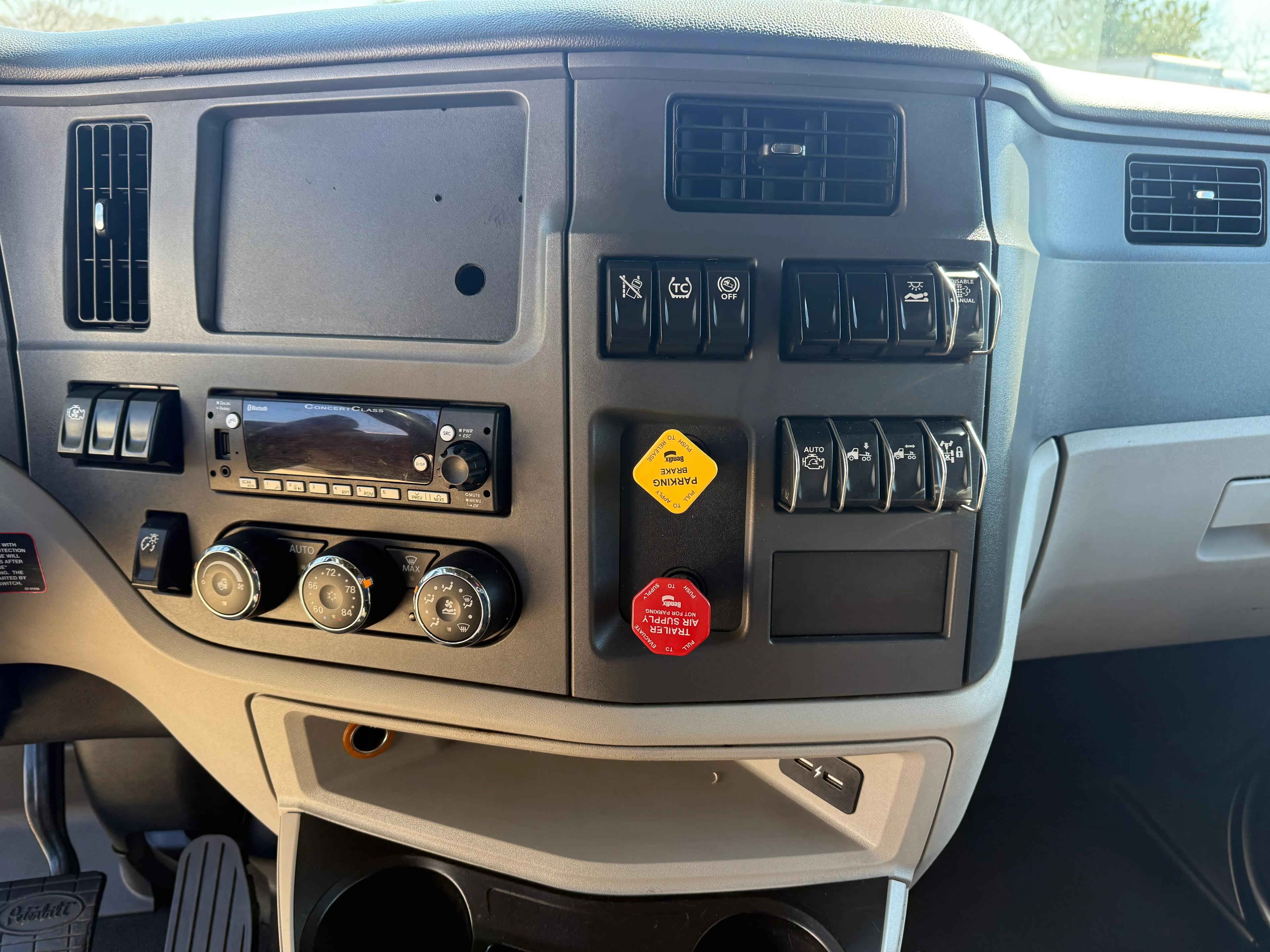 2023 Peterbilt 579 in Greensboro, NC — photo 14