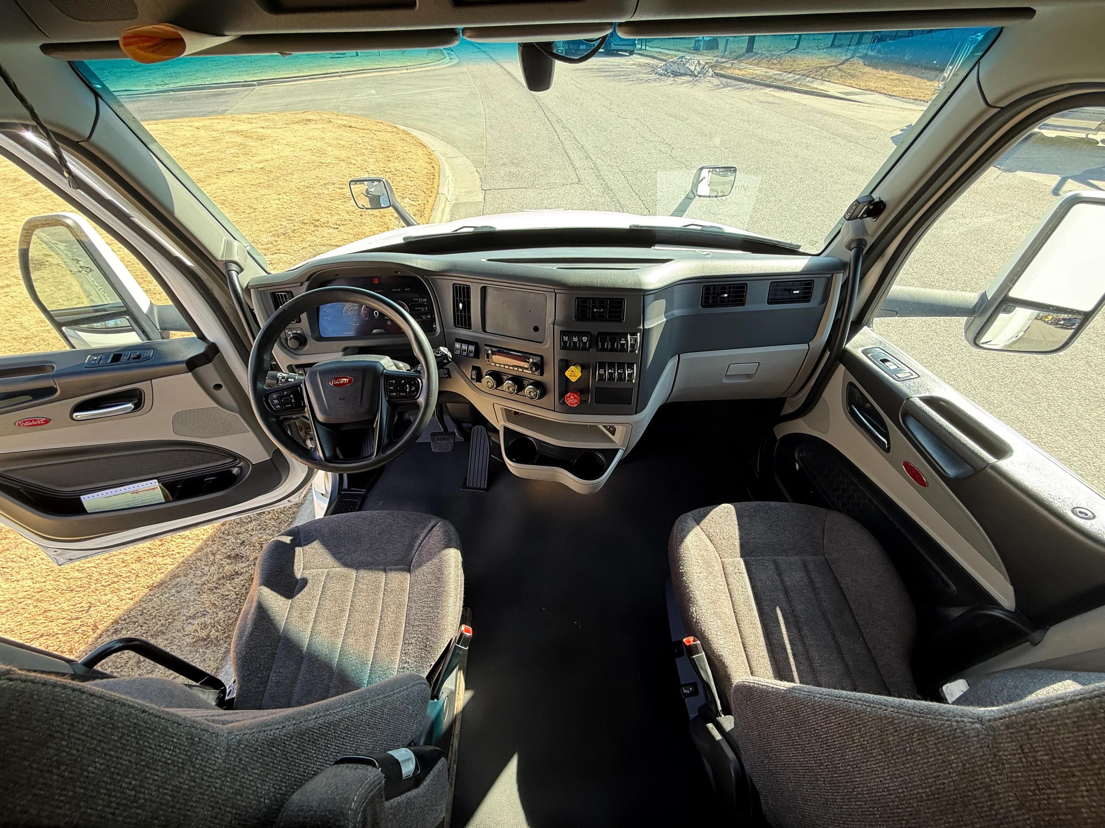 2023 Peterbilt 579 in Greensboro, NC — photo 13