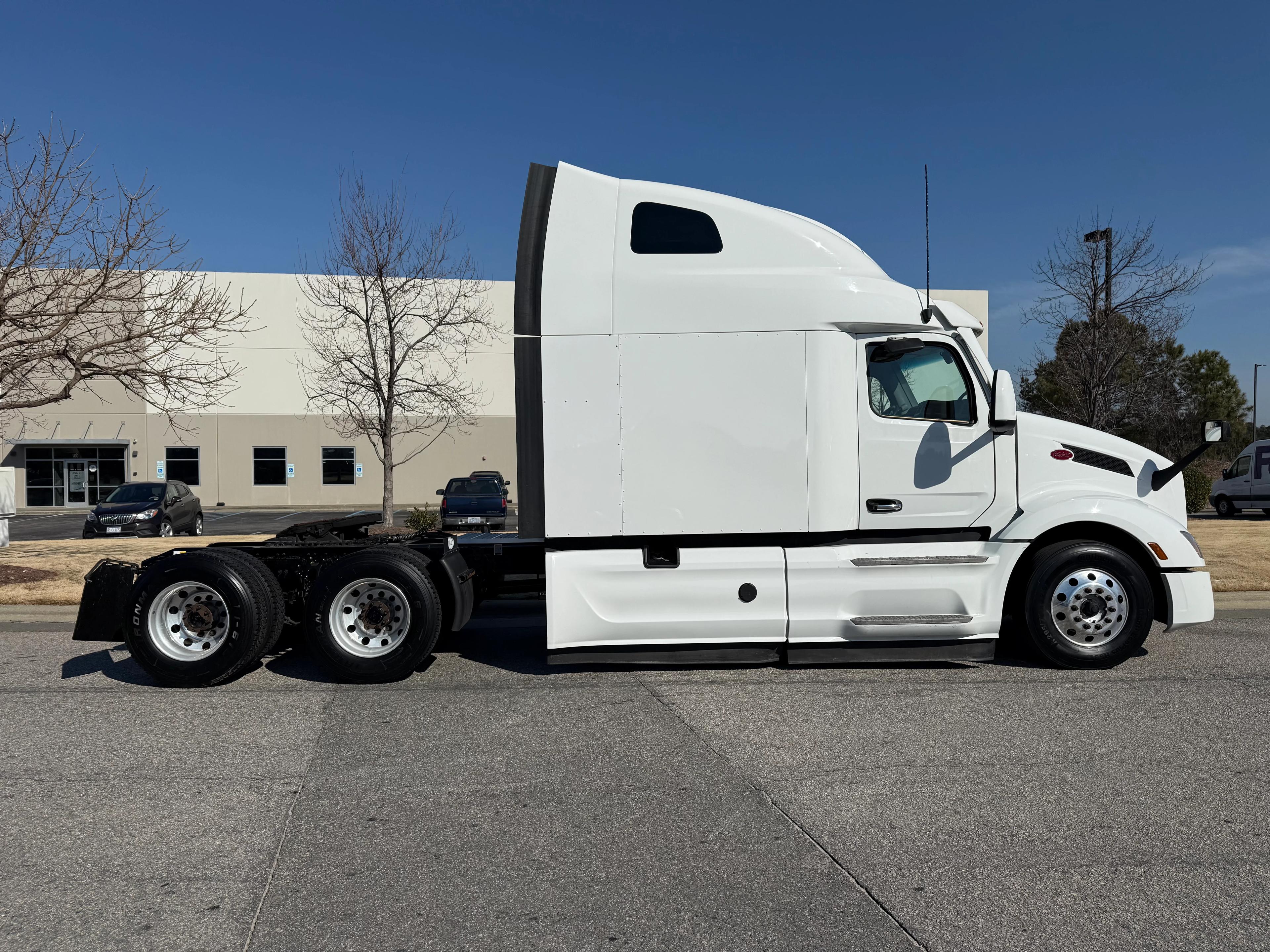2023 Peterbilt 579 in Greensboro, NC — photo 7