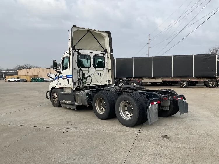 2022 Freightliner Cascadia in Elizabethtown, KY — photo 5