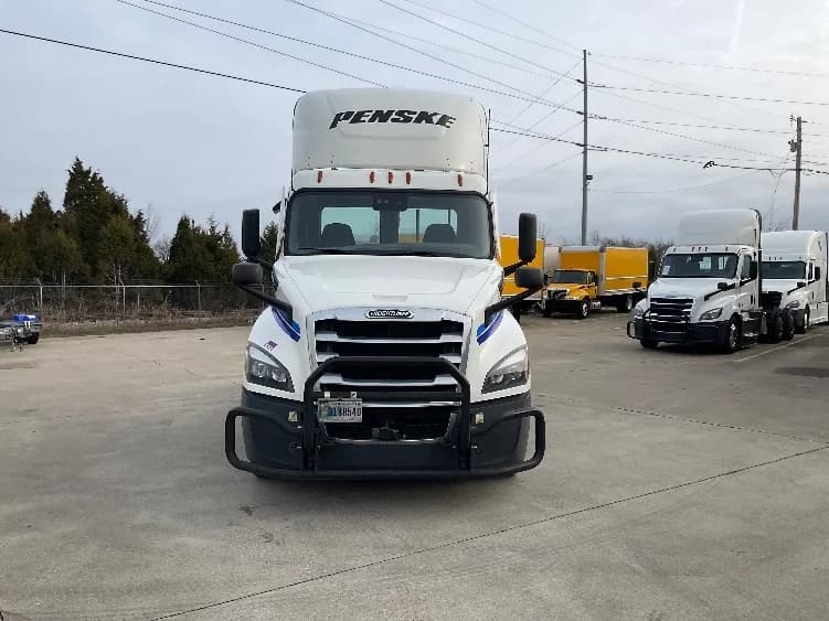 2022 Freightliner Cascadia in Elizabethtown, KY — photo 2