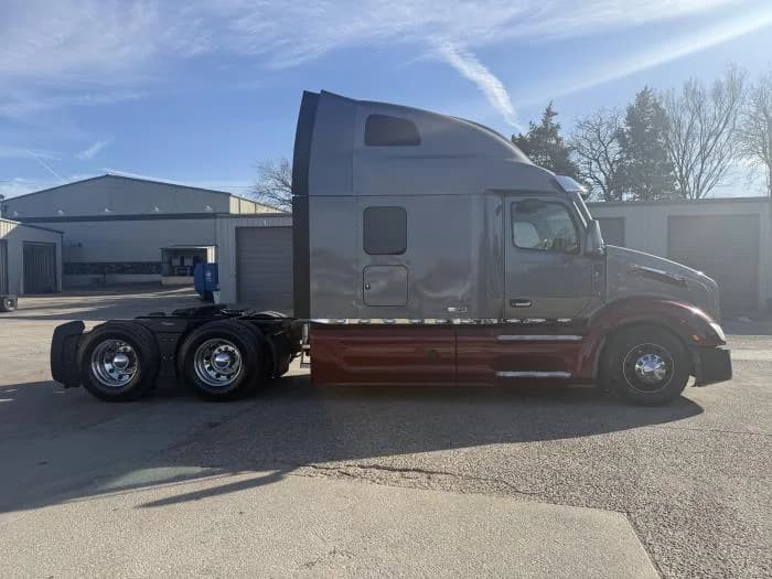 2022 Peterbilt 579 in Dallas, TX — photo 35