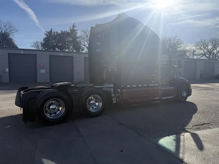 2022 Peterbilt 579 in Dallas, TX — photo 39
