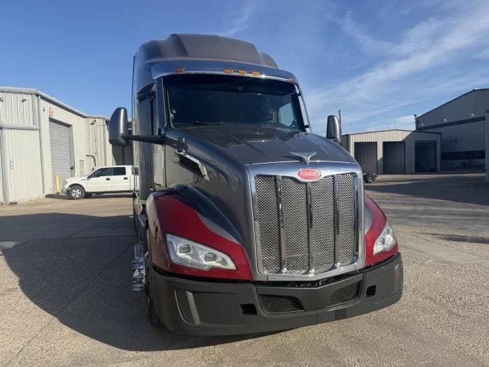 2022 Peterbilt 579 in Dallas, TX — photo 29