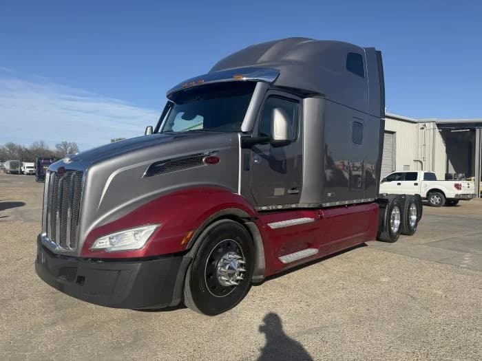 2022 Peterbilt 579 in Dallas, TX — photo 24