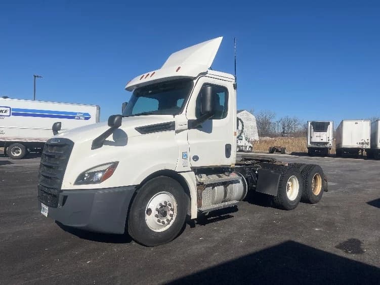 2020 Freightliner Cascadia in Middlefield, OH — photo 3