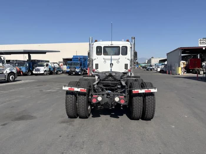 2027 Peterbilt 567 in Los Angeles, CA — photo 7