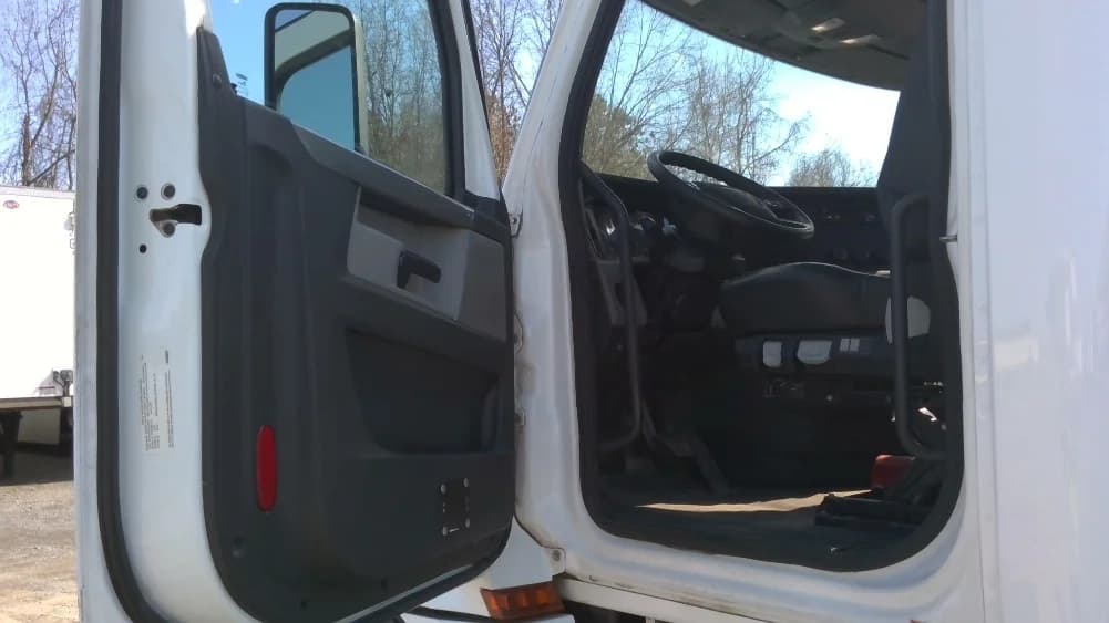 2020 Freightliner Cascadia in Boaz, AL — photo 9