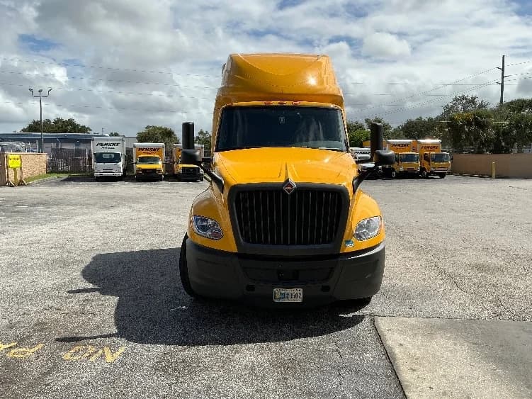 2022 International LT in Orlando, FL — photo 2