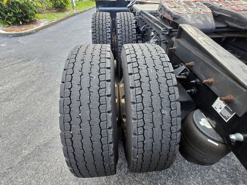 2022 Peterbilt 567 in Fort Lauderdale, FL — photo 6