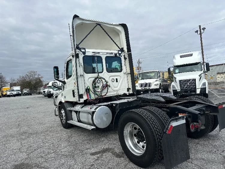 2020 Freightliner Cascadia in Atlanta (Conyers), GA — photo 5