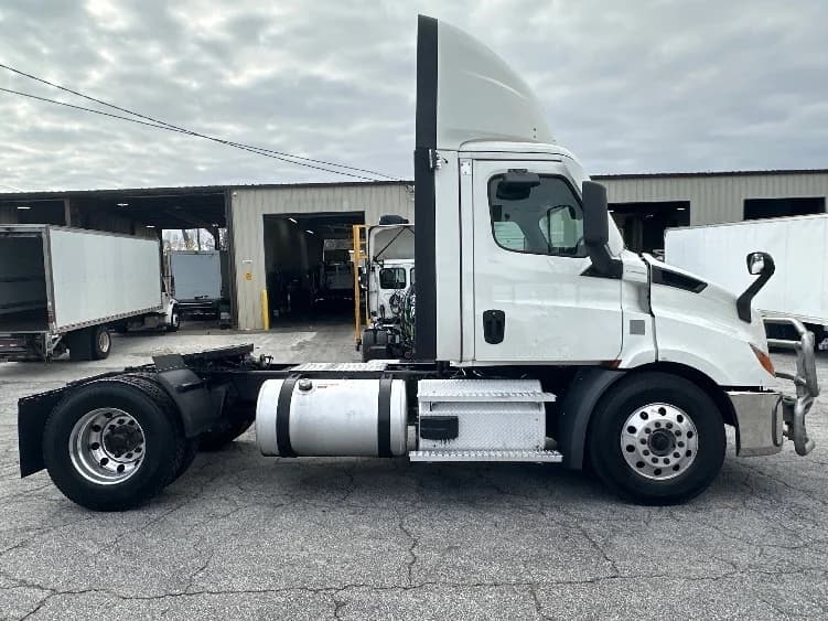 2020 Freightliner Cascadia in Atlanta (Conyers), GA — photo 8