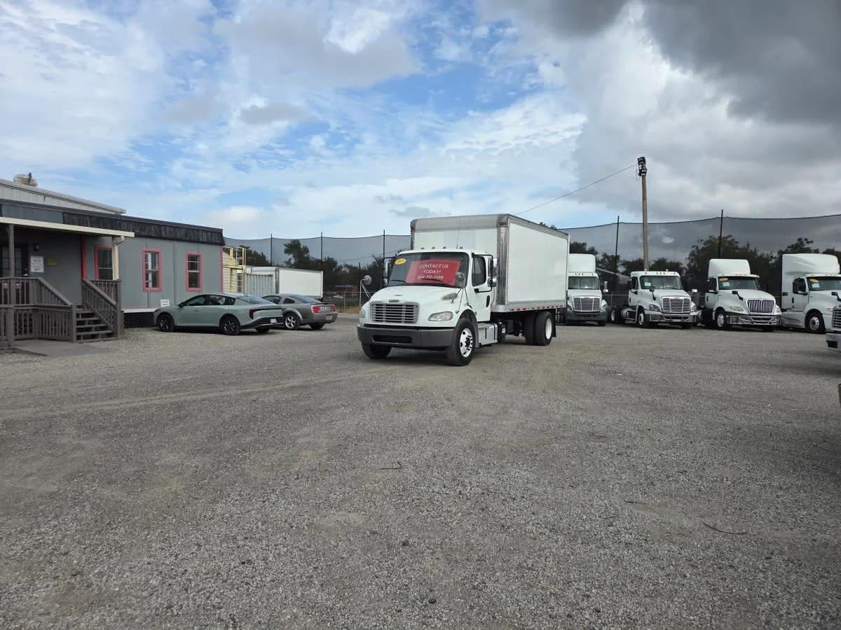 2019 Freightliner M2 106
