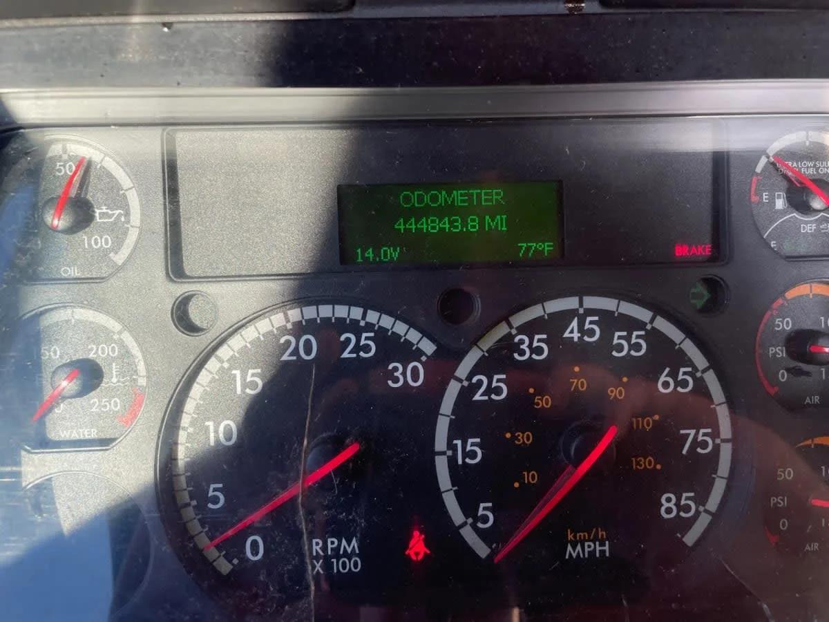 2018 Freightliner Cascadia in Farmingdale, NY — photo 9