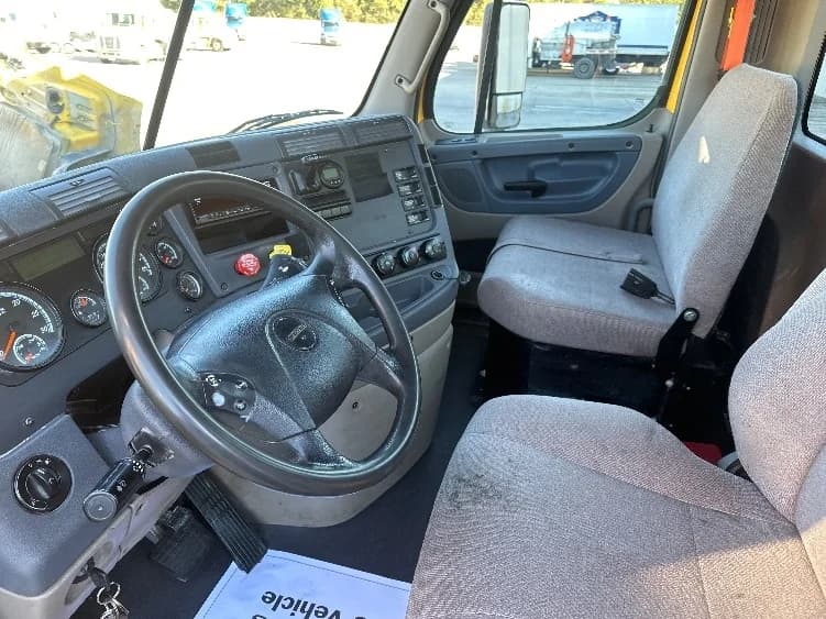 2019 Freightliner Cascadia in Nashville (Mount Juliet), TN — photo 10