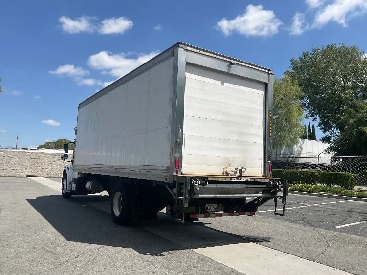 2020 Freightliner M2 106 in Torrance, CA — photo 6