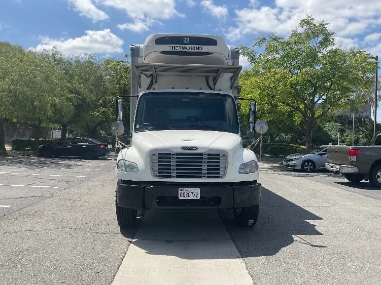2020 Freightliner M2 106 in Torrance, CA — photo 2
