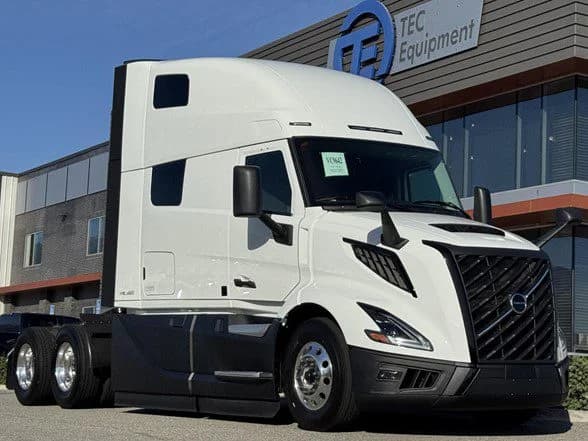 2026 Volvo VNL 860 in Fontana, CA