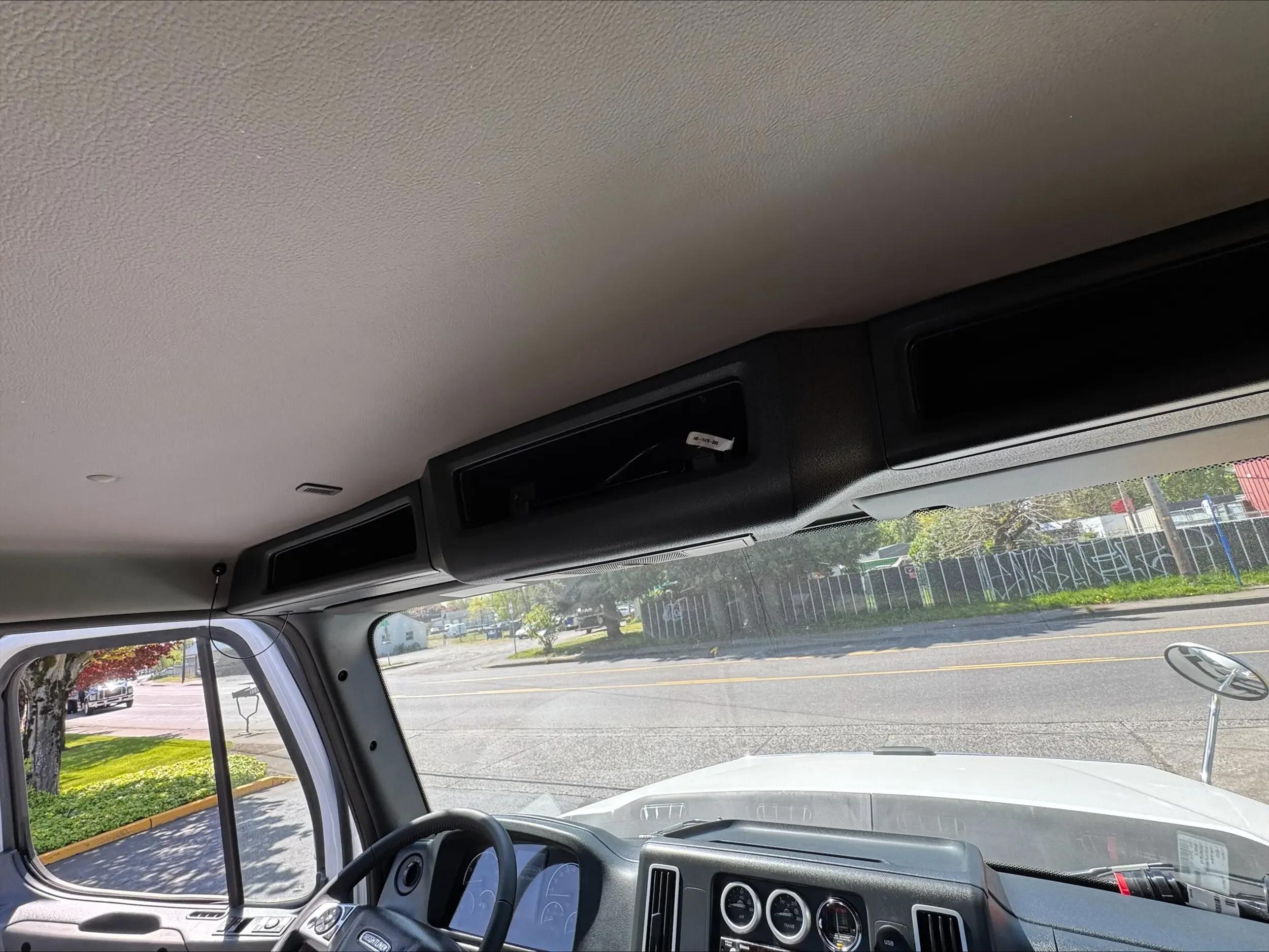 2025 Freightliner 108SD in Portland, OR — photo 11