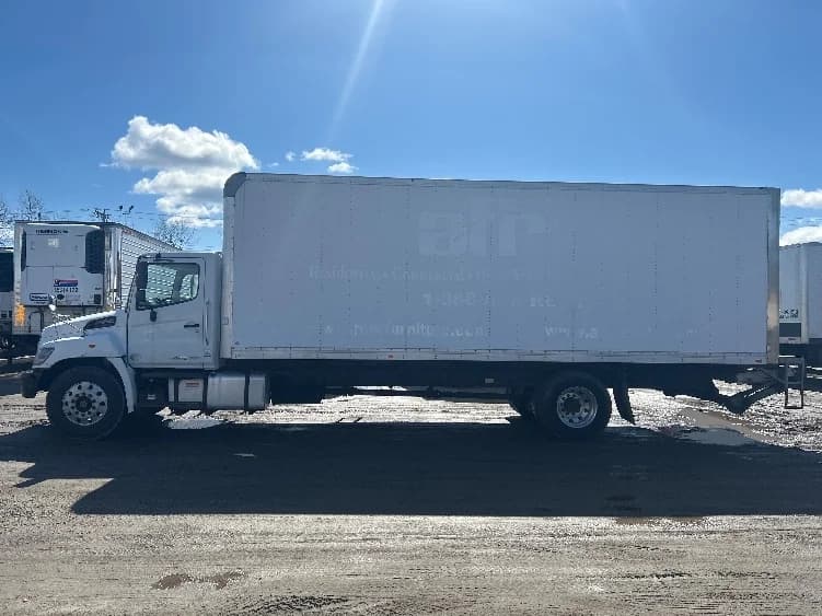 2019 Hino 268 in Londonderry, NH — photo 4