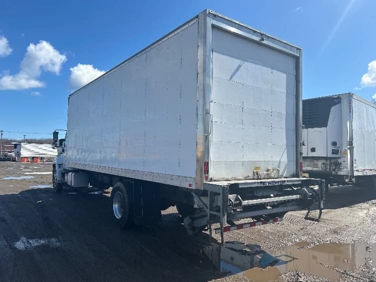 2019 Hino 268 in Londonderry, NH — photo 6