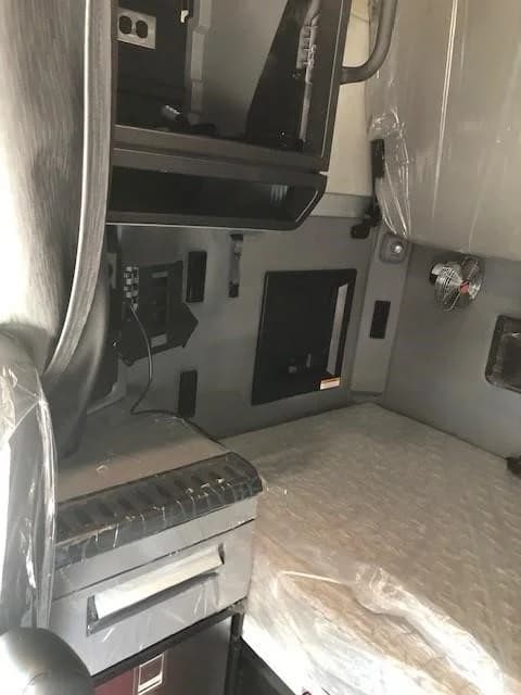 2026 Mack Anthem — photo 5