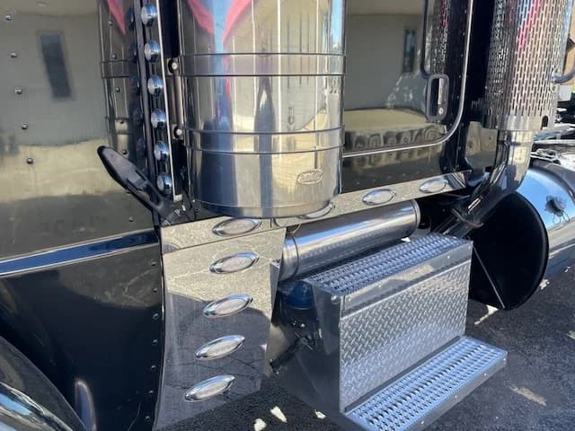 2022 Peterbilt 389 in Lima, OH — photo 11