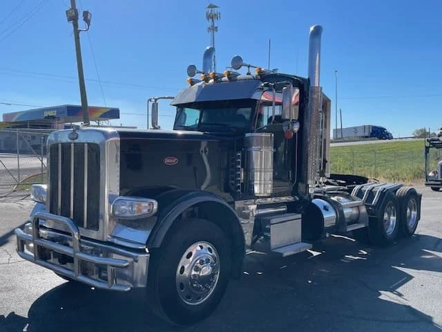 2022 Peterbilt 389 in Lima, OH — photo 2