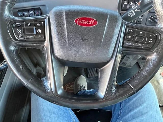 2022 Peterbilt 389 in Lima, OH — photo 10