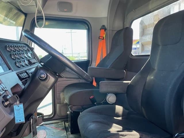 2022 Peterbilt 389 in Lima, OH — photo 7