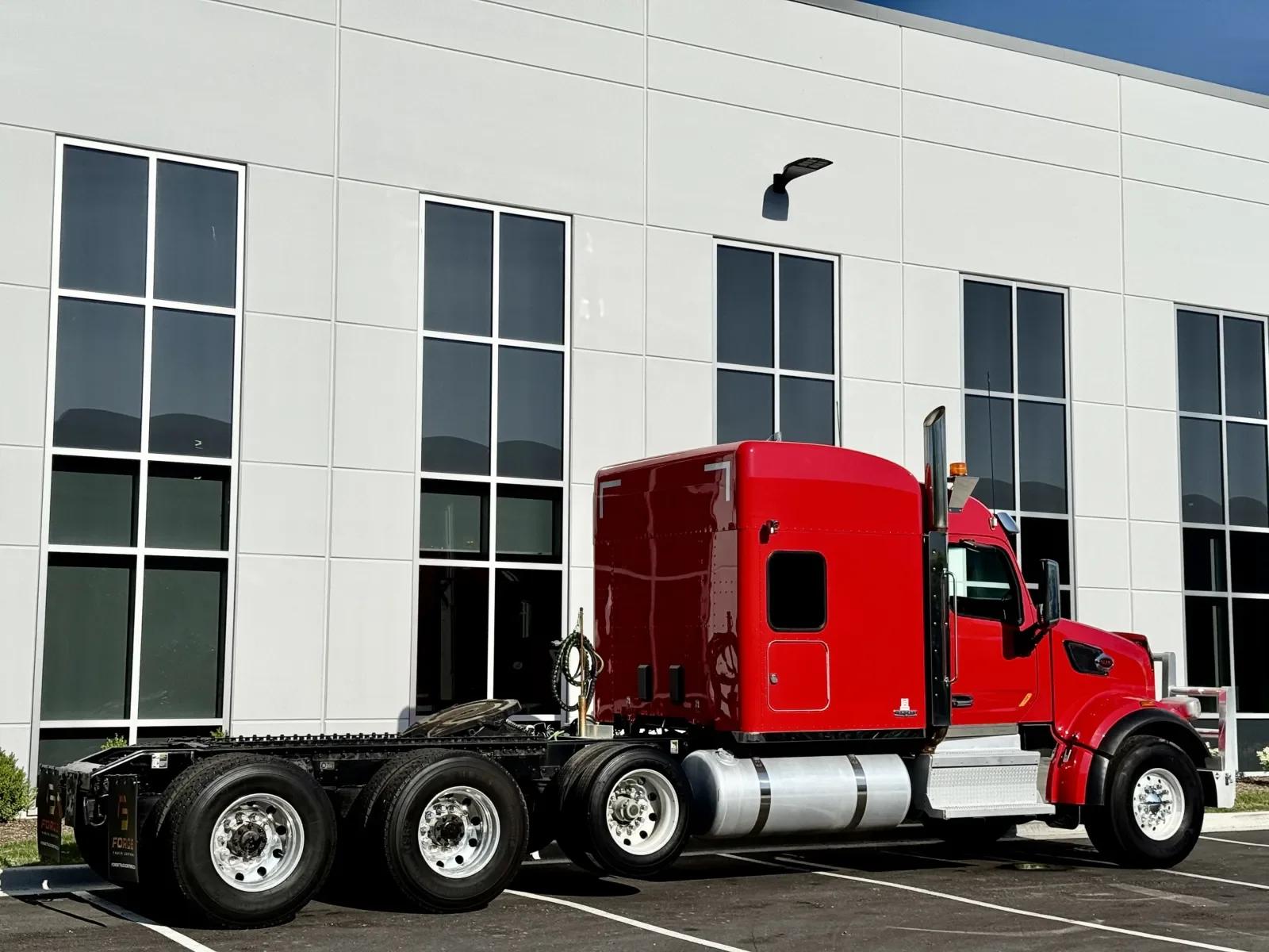 2019 Peterbilt 567 in New Lenox, IL — photo 5
