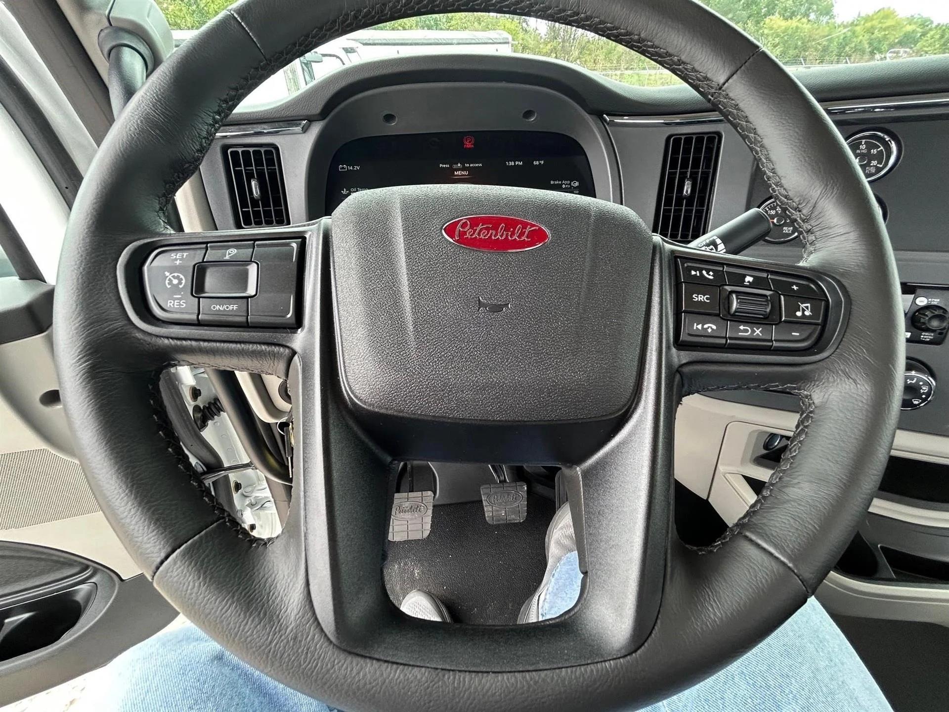 2025 Peterbilt 567 in Canton, OH — photo 10