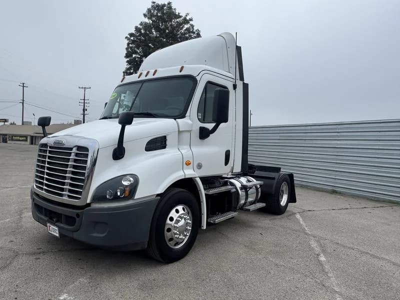 2018 Freightliner Cascadia in Bakersfield