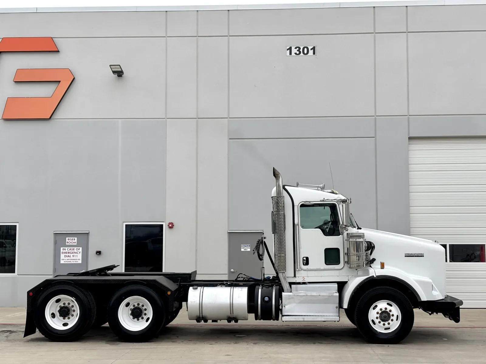 2013 Kenworth T800 in Hutchins, TX — photo 3