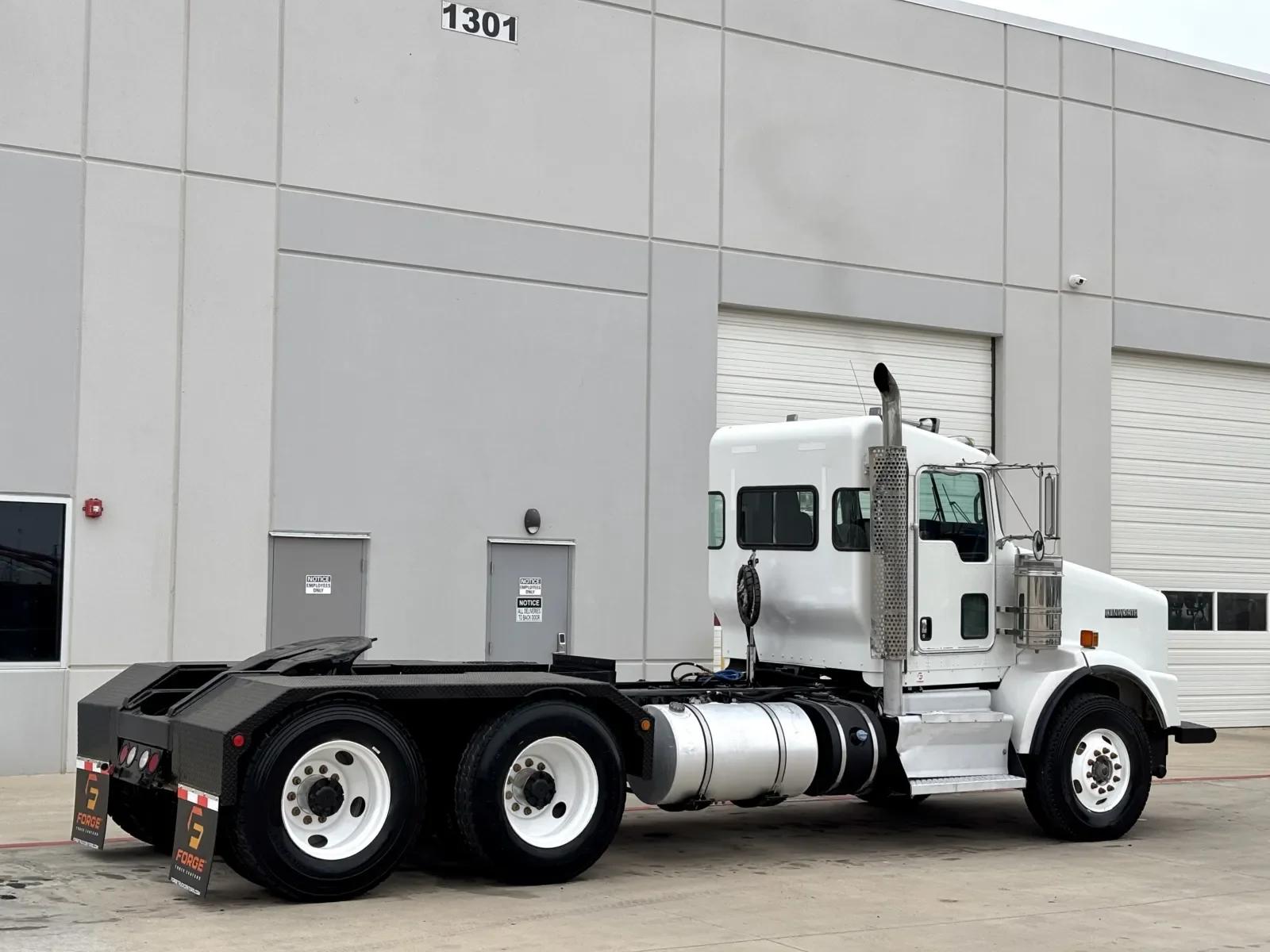 2013 Kenworth T800 in Hutchins, TX — photo 5